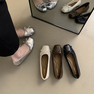 Scarpe basse con punta quadrata da donna, nuove per primavera e autunno, stile francese da sera, delicate ed eleganti, modello fata, piatte, da nonna - Product Image 1