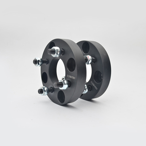 Adaptateur de roue de conversion 4x114.3 à 4x100, 4 pièces - Product Image 1