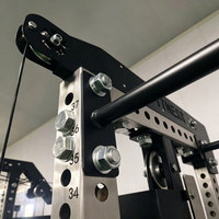 Station d'entraînement multifonctionnelle : Smith Machine, Power Rack et Functional Trainer avec système de poulies à double blocage pour exercices variés