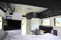 Kinlife Nouvelle caravane de luxe tout-terrain personnalisée 4x4, caravane légère, remorque de camping-car de 15 pieds, maison sur roues avec cuisine coulissante