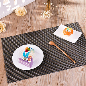 Napperons de table en PVC tressé, écologiques, métalliques, ajourés, dorés, résistants à la chaleur et antidérapants, vente directe usine - Product Image 2