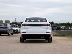 Nouvelle Roewe I5 2026 1.5L Manuelle Édition Confort Berline Compacte <span class=keywords><strong>Essence</strong></span> 158Nm 5.98L/100km WLTC 50L 4 Portes 5 Places Conduite à Gauche - Product Image 6