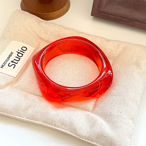 Nueva pulsera cuadrada gruesa de moda occidental de verano 2025 de alta calidad, brazaletes gruesos de resina transparente mezclados y combinados - Product Image 3