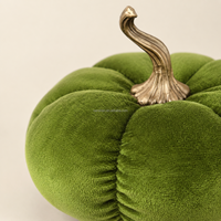 Citrouille en velours personnalisée en gros avec tige dorée antique pour la décoration d'automne et de Thanksgiving