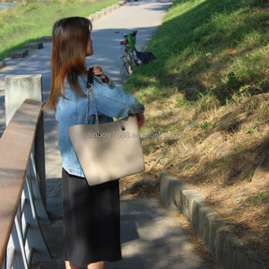 Nueva Bolsa de Playa, Bolso de Mano de Moda para Mujer, Bolsos de Hombro Femeninos Impermeables, Bolsa de Compras Desplegable Tipo Dumpling 2025 - Product Image 1