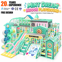 Structure de jeu intérieure personnalisée pour enfants sur le thème de l'espace : piscine à balles, toboggan, trampoline, structure d'escalade
