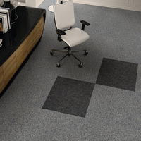 Dalles de moquette personnalisées en polyester bouclé épais avec support en PVC 50 cm x 50 cm pour salle à manger