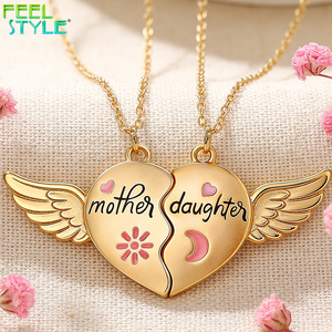 Collana con Ciondolo a Cuore e Ali d'Angelo in Ottone Placcato Oro 18K, Gioiello Romantico, Regalo per Madre e <span class=keywords><strong>Famiglia</strong></span> - Product Image 5