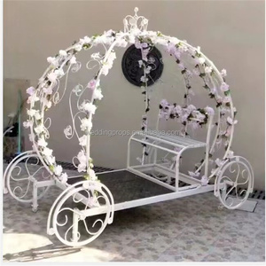 Chariot à boissons de mariage en métal blanc de haute qualité, élégant chariot à champagne pour les décorations de fête de mariage - Product Image 5
