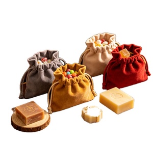 Sacs à cordon en velours personnalisés avec logo imprimé, sacs cadeaux écologiques doux pour bijoux, colliers, bagues, emballages de faveurs de mariage - Product Image 6