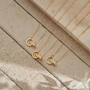 Collana con Ciondolo a Catena Asimmetrica Intrecciata a Cerchi Eterni, <span class=keywords><strong>Regalo</strong></span> per <span class=keywords><strong>Fidanzata</strong></span>, <span class=keywords><strong>Anniversario</strong></span>, Natale - Product Image 4