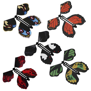 Papillon Volant Magique Surprise, Papillon à Remonter dans un Livre, Jouet Volant Féérique à Énergie Élastique - Product Image 2