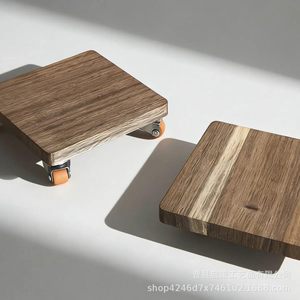Posavasos Cuadrado de Madera Maciza con Ruedas, Tapete de Mesa Móvil Antideslizante, Portavasos Aislante del Calor - Product Image 1