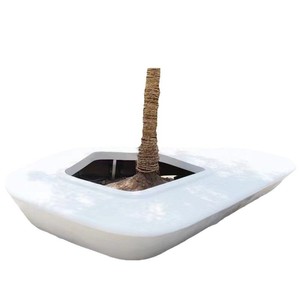 Banc de centre commercial en plastique personnalisé, design pour emplacement d'arbre, mobilier d'extérieur durable - Product Image 1