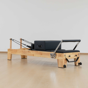 Lettino <span class=keywords><strong>Reformer</strong></span> <span class=keywords><strong>Pilates</strong></span> Professionale in Legno di Quercia, Regolabile, Portatile e Durevole, Ideale per Palestre e Studi - Product Image 1
