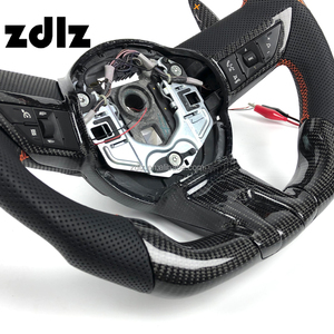 Volante in Fibra di Carbonio Personalizzato con Display LED RPM e Palette del Cambio per Camaro SS ZL1 2016-2020 - Product Image 5