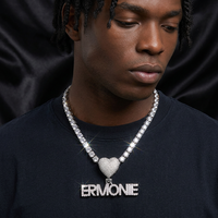 Nouveau Pendentif Personnalisé avec Nom, Fermoir Cœur Délicat, Laiton Plaqué Or et Rhodium, Collier Sertie de Zircons Cubiques, Mini Lettre de Nom Personnalisée