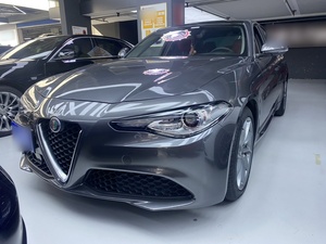 Guazi <span class=keywords><strong>Prix</strong></span> Bas <span class=keywords><strong>Alfa</strong></span> <span class=keywords><strong>Romeo</strong></span> <span class=keywords><strong>Giulia</strong></span> Essence 2.0 Automatique Conduite à Gauche Sièges en Cuir Caméra Arrière Voiture d'Occasion Propulsion Arrière 5 Places - Product Image 4