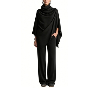 Conjunto de 2 Piezas para Mujer: Capa con Cuello Alto y Pantalones Acampanados - Conjuntos Asimétricos Drapeados de Moda para Mujer - Product Image 4