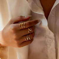 Cincin Wanita Mewah Ringan, Laris Manis, Gaya Sederhana INS, Bahan Stainless Steel, Model Terbuka, Lapisan Vakum Emas 18K