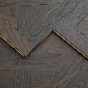 Parquet Versailles en chêne brossé multicouche durable, qualité AB, imperméable, installation facile, système T&G, 450 mm, 600 mm, avec escalier - Product Image 3