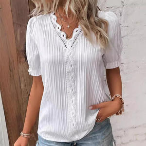 Blusas y Camisas de Mujer de Talla Grande con Cuello en V Sólido, Diseño Hueco, Manga Corta, Holgadas, Estilo Urbano, Moda Vacacional 2026 - Product Image 1