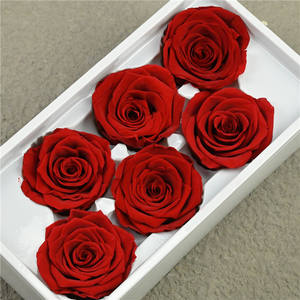 Vente en gros de têtes de roses éternelles naturelles de 5 à 6 cm, roses conservées colorées et bon marché pour mariage, Saint-Valentin - Product Image 2
