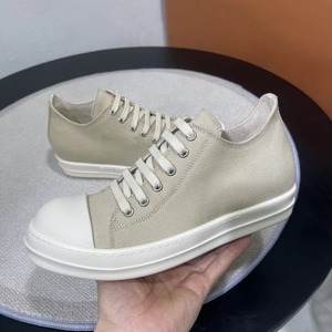 รองเท้าผ้าใบผู้หญิง Owens Low-Top ดีไซน์ผ้าซาติน พื้นหนา แบบผูกเชือก สำหรับฤดูใบไม้ร่วง - Product Image 3