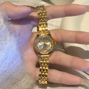 Reloj de Pulsera Elegante de Cuarzo para Mujer, Esfera Irregular, Correa de Metal, Esfera Dorada, Uso Diario, Reloj de Regalo, Fábrica OEM - Product Image 6
