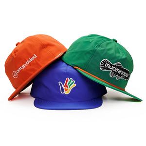 หมวกแก๊ป 5 แผง สีเขียว ผ้าไนลอน แบบ Snapback ปักโลโก้ด้วยเชือก  ทรงไม่แข็ง - Product Image 1