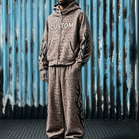 Ensemble survêtement homme Y2K streetwear en coton épais 500 GSM avec sweat à capuche zippé imprimé léopard et pantalon de jogging – Vente en gros personnalisée