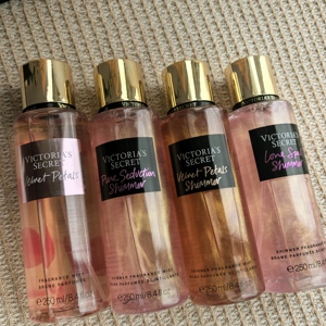 2026 Neues Victoria's <span class=keywords><strong>Secret</strong></span> Original Marken-Körperspray 250ml Glitzer-Stil, Blumiger Duft, Langanhaltende Duftnote - Product Image 2