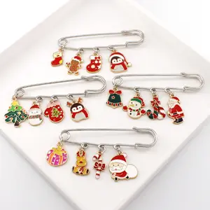 Оптовая продажа, персонализированная аниме заколка на лацкан с Санта-Клаусом, металлическая Рождественская эмалированная заколка с защитной булавкой