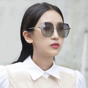 Gafas de sol para mujer, montura metálica, lentes polarizadas TAC UV400 negras para conducir, viajar, moda - Product Image 5