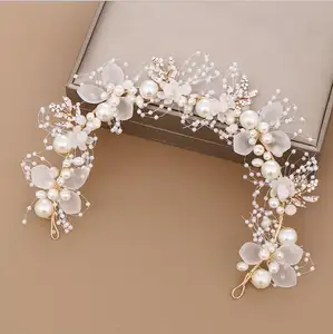 2019 дизайн Белый жемчуг и прозрачный цветок головные уборы невесты свадебные диадемы и короны оптом HA-1323