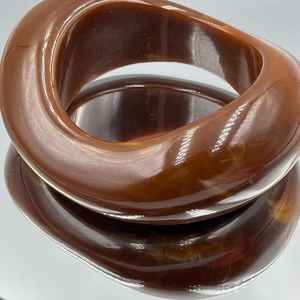 Stylish Handmade Resin <b>Bangles</b> For Women With Unique Patterns Lightweight And Comfortable For Daily Use - Product Image 3