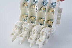 Boîte à fusibles en plastique JUNW 440V 4P/2P 10kA Capacité de coupure Montage sur panneau - Product Image 5