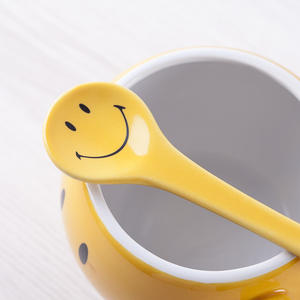 Taza de cerámica personalizable con cuchara, esmalte amarillo, tazas creativas para parejas, para regalos, regalos empresariales - Product Image 5