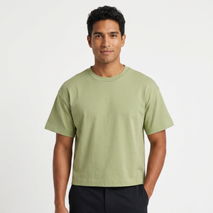 Camiseta de algodón de manga corta con cuello redondo para hombre, color verde sólido, corte regular, estilo casual de punto jersey. - Product Image 1