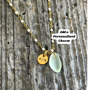 Collar Unisex Hecho a Mano con Colgante de Inicial Personalizada en Acero Inoxidable Chapado en Oro de 18K con Cristal Marino, Inspirado en el Océano - Product Image 3