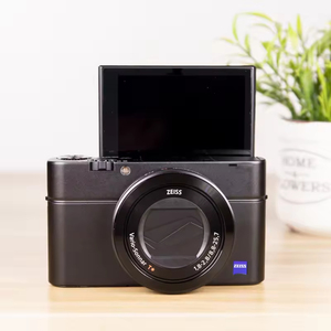กล้องดิจิตอลมิเรอร์เลส Sony RX100M7 สีดำ ถ่ายวิดีโอ 4K สำหรับการเดินทาง ถ่ายภาพสตรีทแฟชั่น พร้อมการ์ดหน่วยความจำ SD - Product Image 6