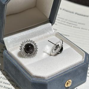 Boucles d'oreilles vintage légères, élégantes et raffinées en argent pur S925 avec pierre scintillante et motif ajouré, bijoux en perles - Product Image 5