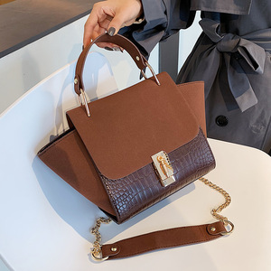 <span class=keywords><strong>Sac</strong></span> à main vintage 2026 à motif croco pour femme, minimaliste, durable, léger, en <span class=keywords><strong>cuir</strong></span> PU, avec poignée supérieure et bandoulière, et fermoir doré - Product Image 1