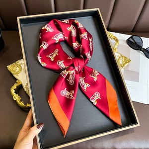 <span class=keywords><strong>Elegante</strong></span> <span class=keywords><strong>Sciarpa</strong></span> Quadrata <span class=keywords><strong>Blu</strong></span> per Donne, Motivo Ciliegie Primavera-Estate, Poliestere di Alta Qualità, Sottile e Morbida come Seta - Product Image 1