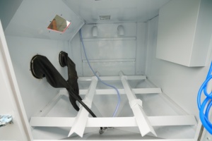 Industrial <b>Sandblasting</b> Cabin Glass Bead Blasting Machine for Metal Cleaning - Product Image 4