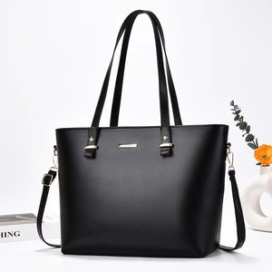 Sac fourre-tout noir en similicuir pour femme avec bandoulière amovible, sac à main classique décontracté pour usage quotidien, design durable à ouverture supérieure - Product Image 1