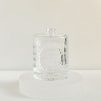 Diffuseur de parfum très populaire 50 ml sans alcool, longue durée, en verre artisanal de forme irrégulière, avec boîte et bouchon couronne