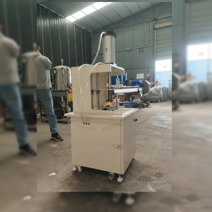 Petite machine manuelle équipement de fabrication de savon professionnel - Product Image 1