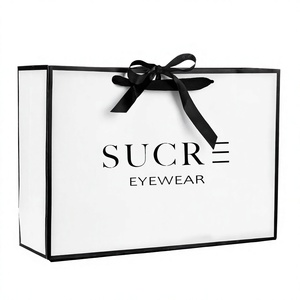 Bolsa de Papel Blanca de Lujo Sucre con Asa de Listón Negro y Logotipo Personalizado para Gafas - Product Image 4