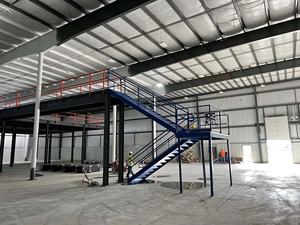 Scale in Acciaio Zincato di Produzione con Gradini Antiscivolo dal Design Moderno - Product Image 4